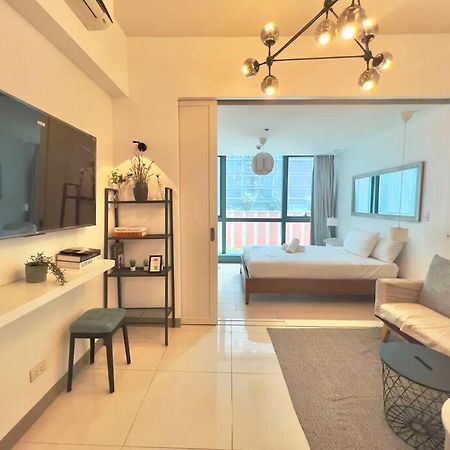 One Uptown Residences Bgc Тагуиг Екстериор снимка