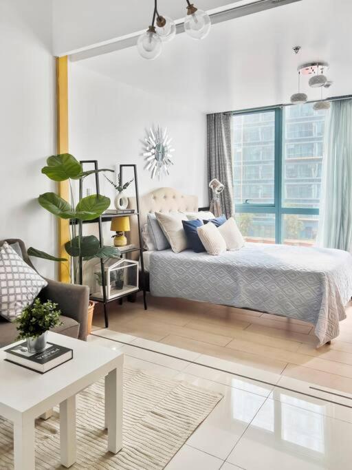 One Uptown Residences Bgc Тагуиг Екстериор снимка