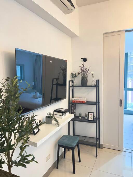 One Uptown Residences Bgc Тагуиг Екстериор снимка