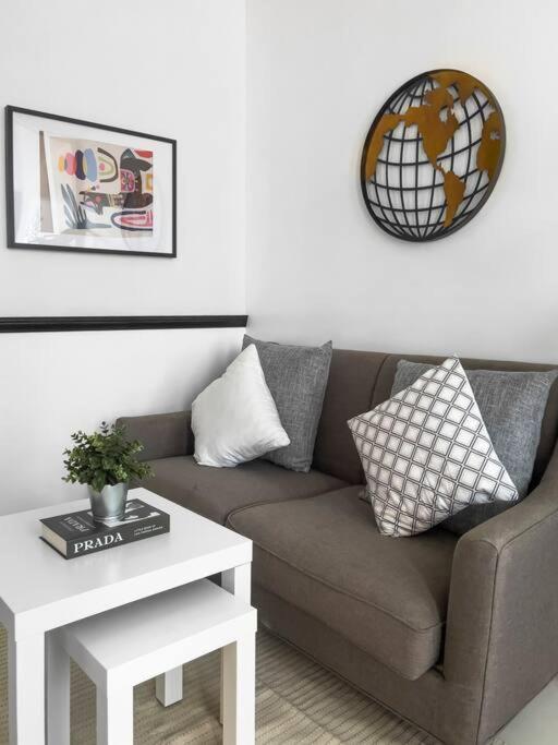 One Uptown Residences Bgc Тагуиг Екстериор снимка