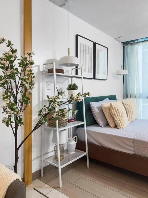 One Uptown Residences Bgc Тагуиг Екстериор снимка