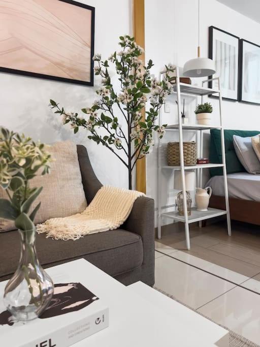 One Uptown Residences Bgc Тагуиг Екстериор снимка