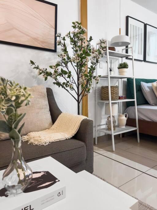 One Uptown Residences Bgc Тагуиг Екстериор снимка