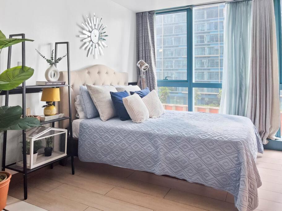 One Uptown Residences Bgc Тагуиг Екстериор снимка