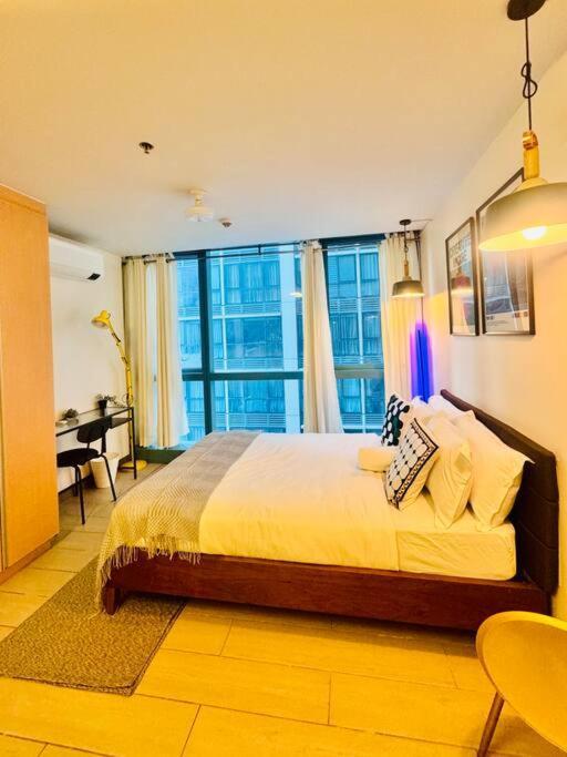 One Uptown Residences Bgc Тагуиг Екстериор снимка