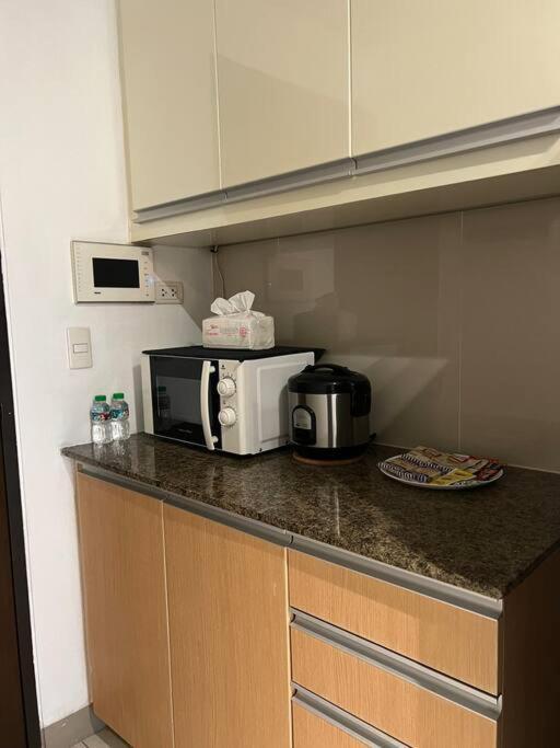 One Uptown Residences Bgc Тагуиг Екстериор снимка