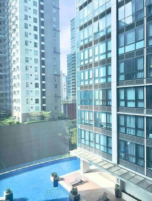 One Uptown Residences Bgc Тагуиг Екстериор снимка