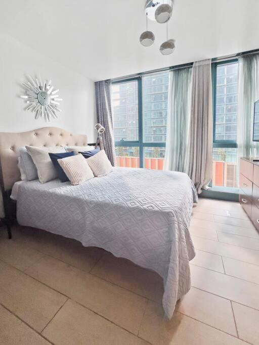 One Uptown Residences Bgc Тагуиг Екстериор снимка