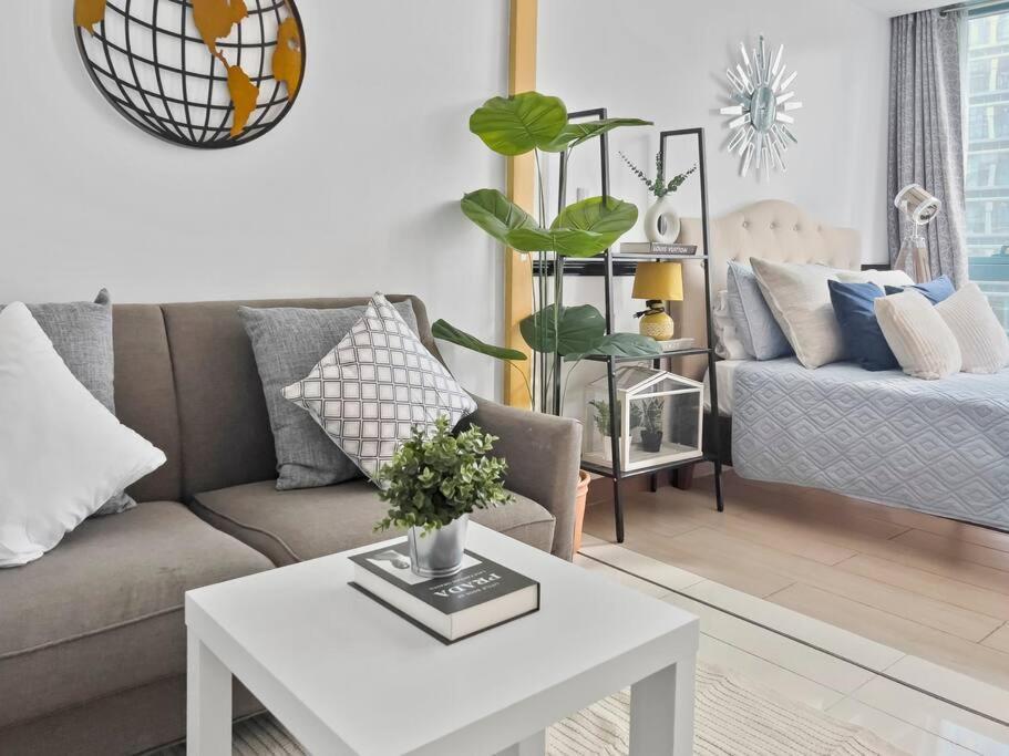 One Uptown Residences Bgc Тагуиг Екстериор снимка