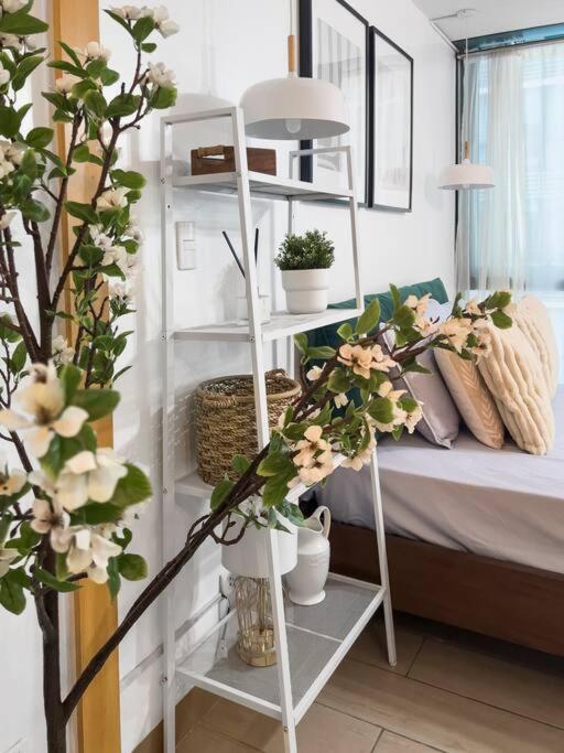 One Uptown Residences Bgc Тагуиг Екстериор снимка